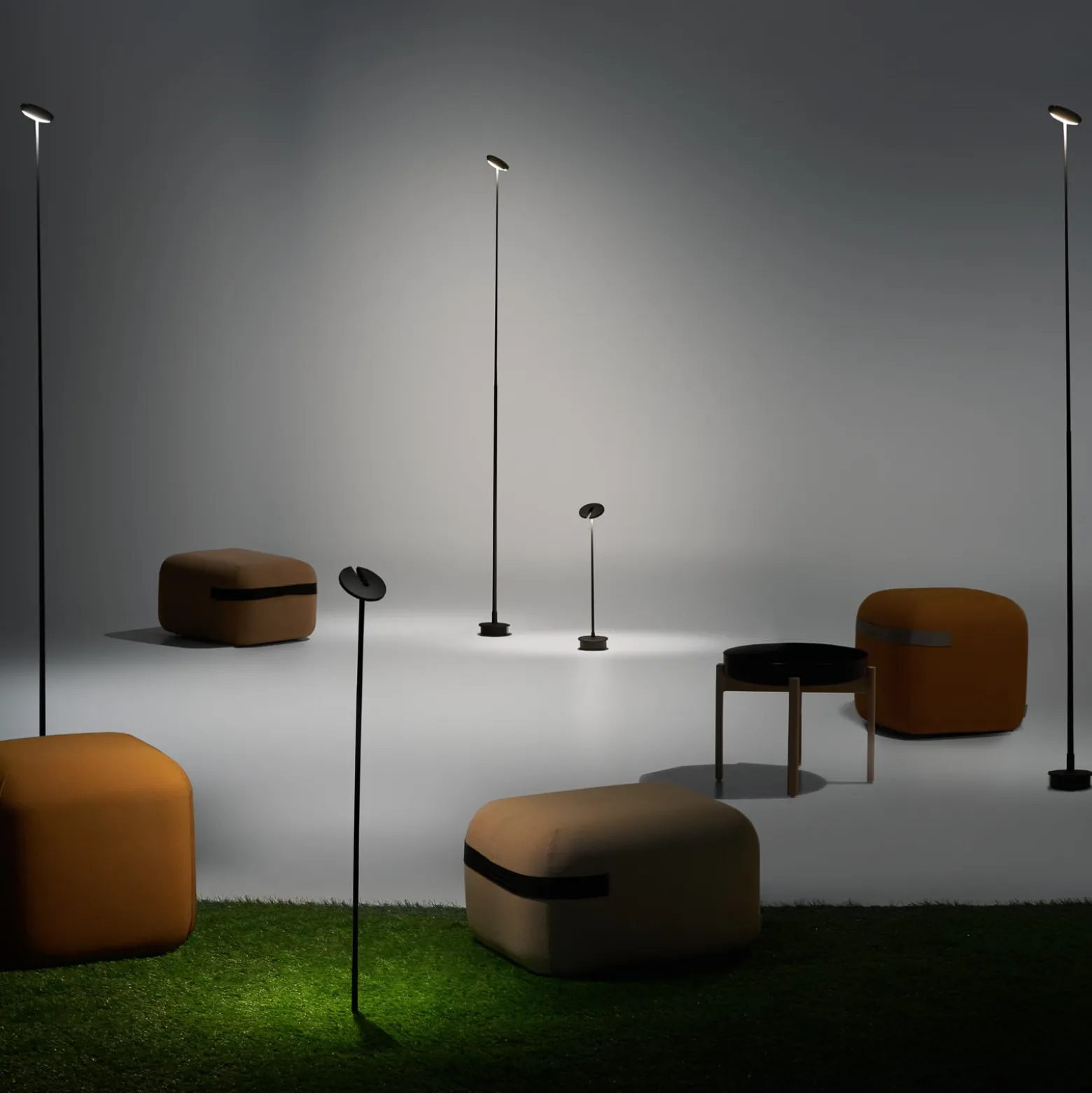 LEDS-C4 Invisible LED-Pollerleuchte mit Erdspieß