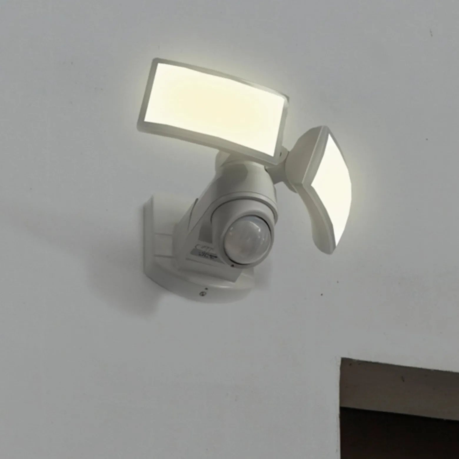 LED-Sensor-Außenwandstrahler ARC, weiß, 28 cm, 2-flg., IP54