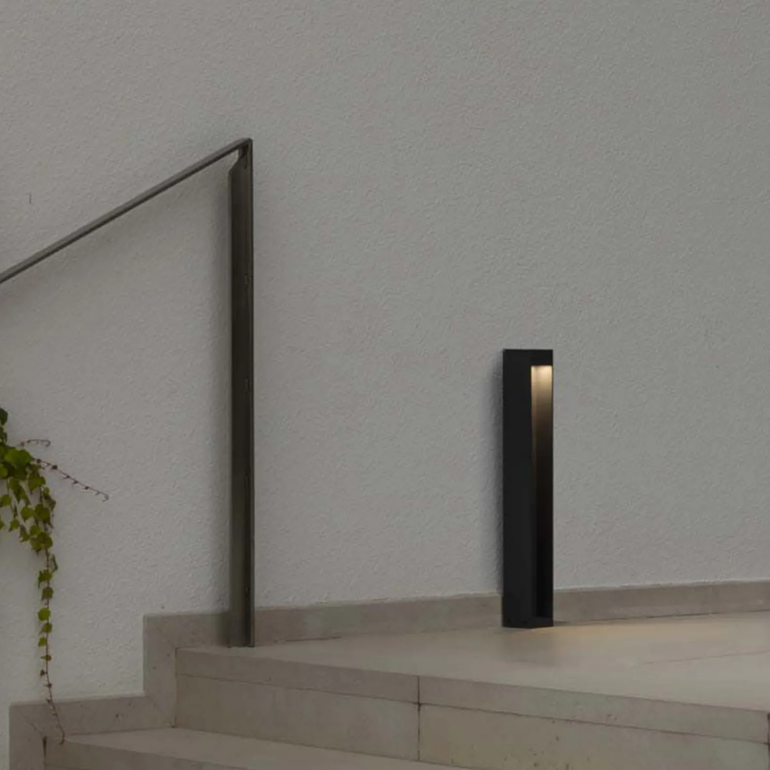 LED-Sockelleuchte Cerler, anthrazit, 60cm, Metall, IP65, CCT