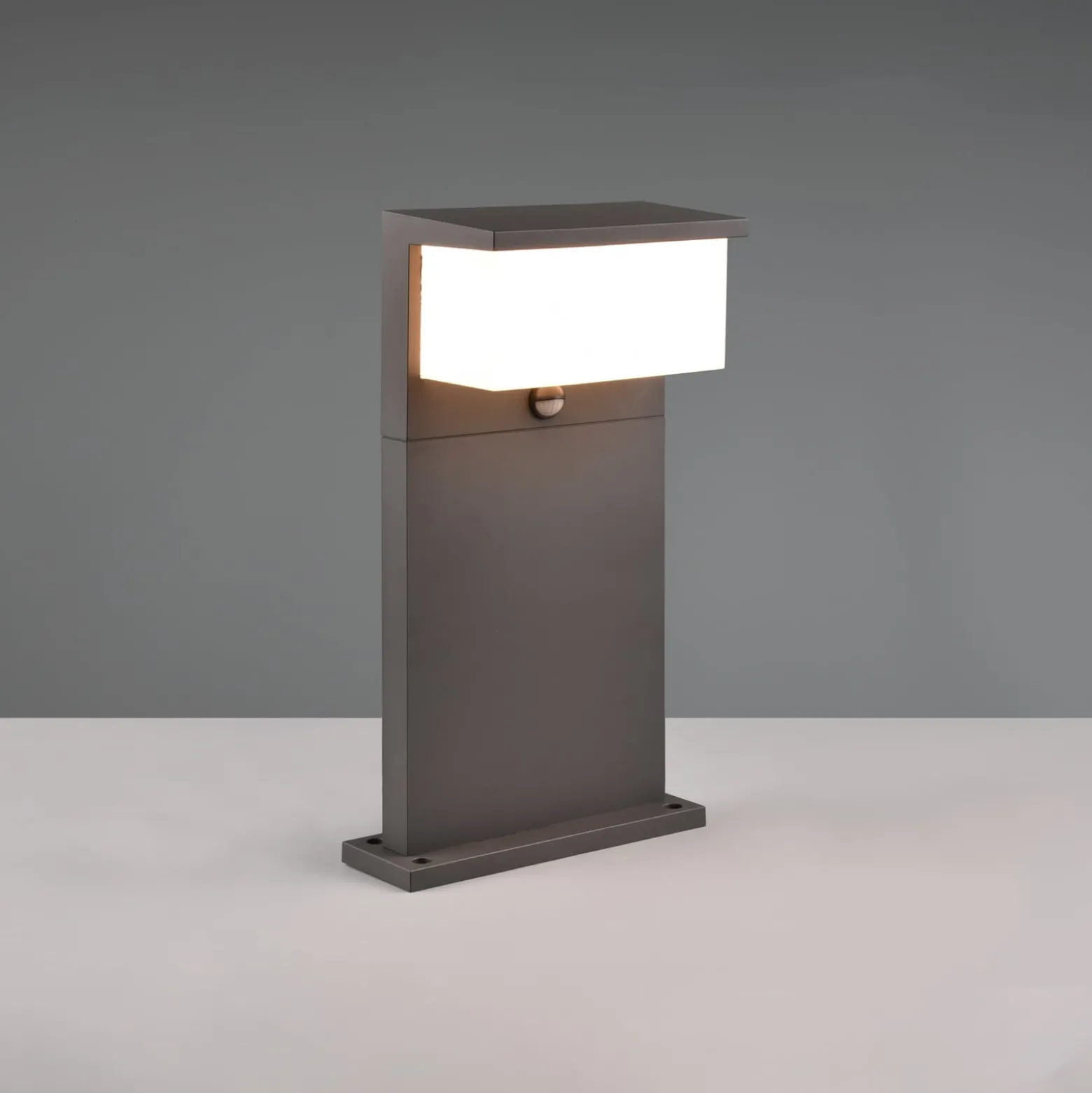 LED-Sockelleuchte Nestos mit Bewegungssensor, IP54