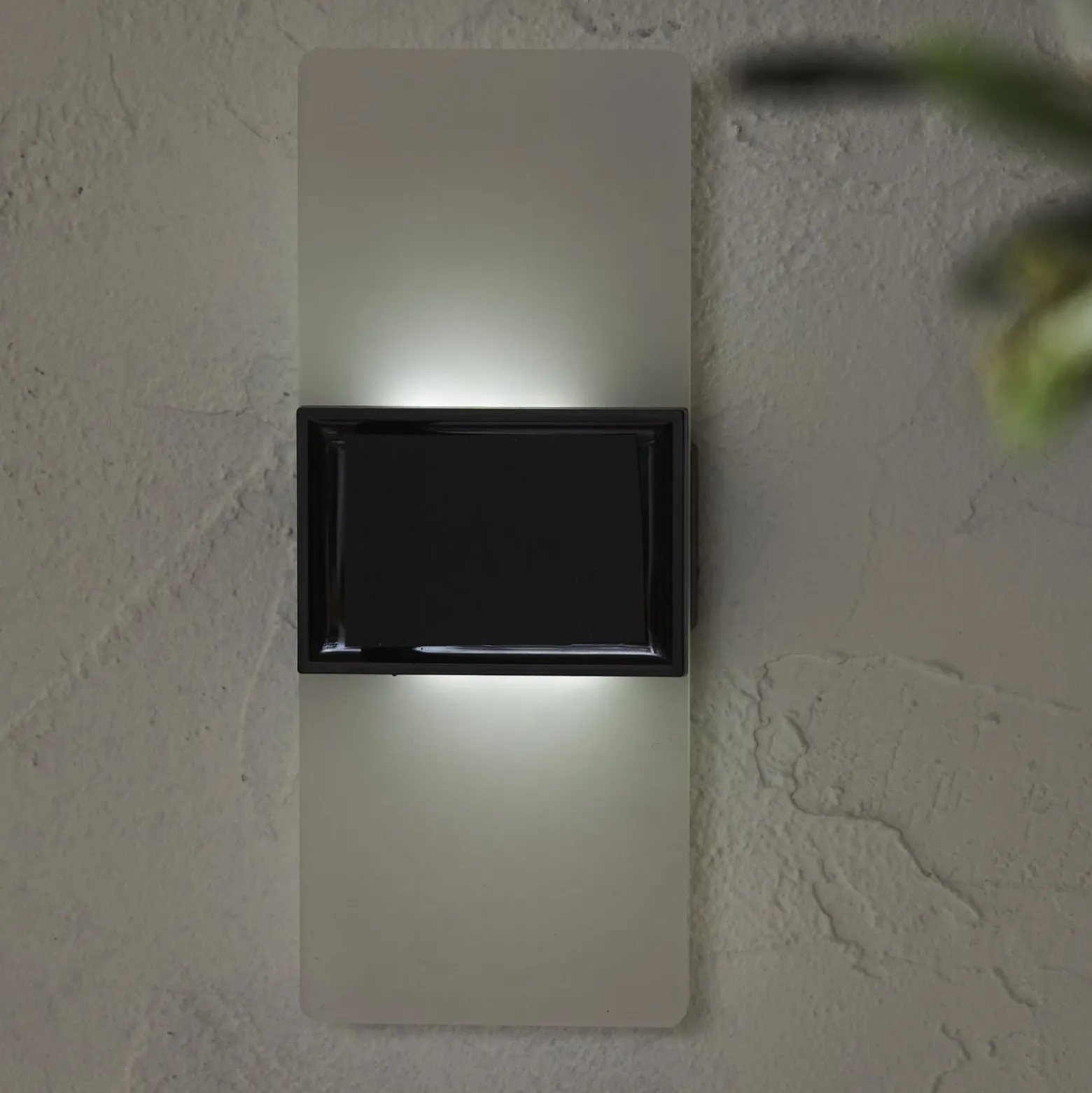 LED-Solar-Außenwandleuchte Wally, 20x8 cm weiß gefrostet CCT