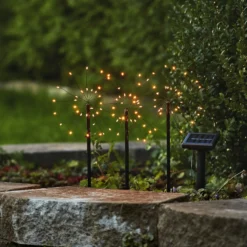 LED-Solarleuchte Firework im Set mit Erdspießen