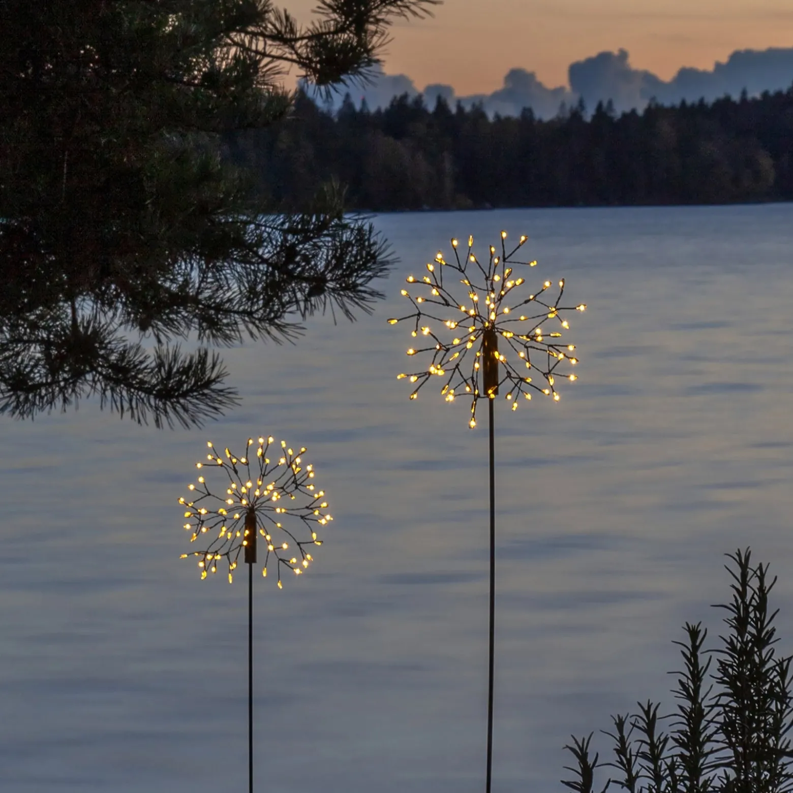 LED-Solarleuchte Firework mit Erdspieß, 85 cm