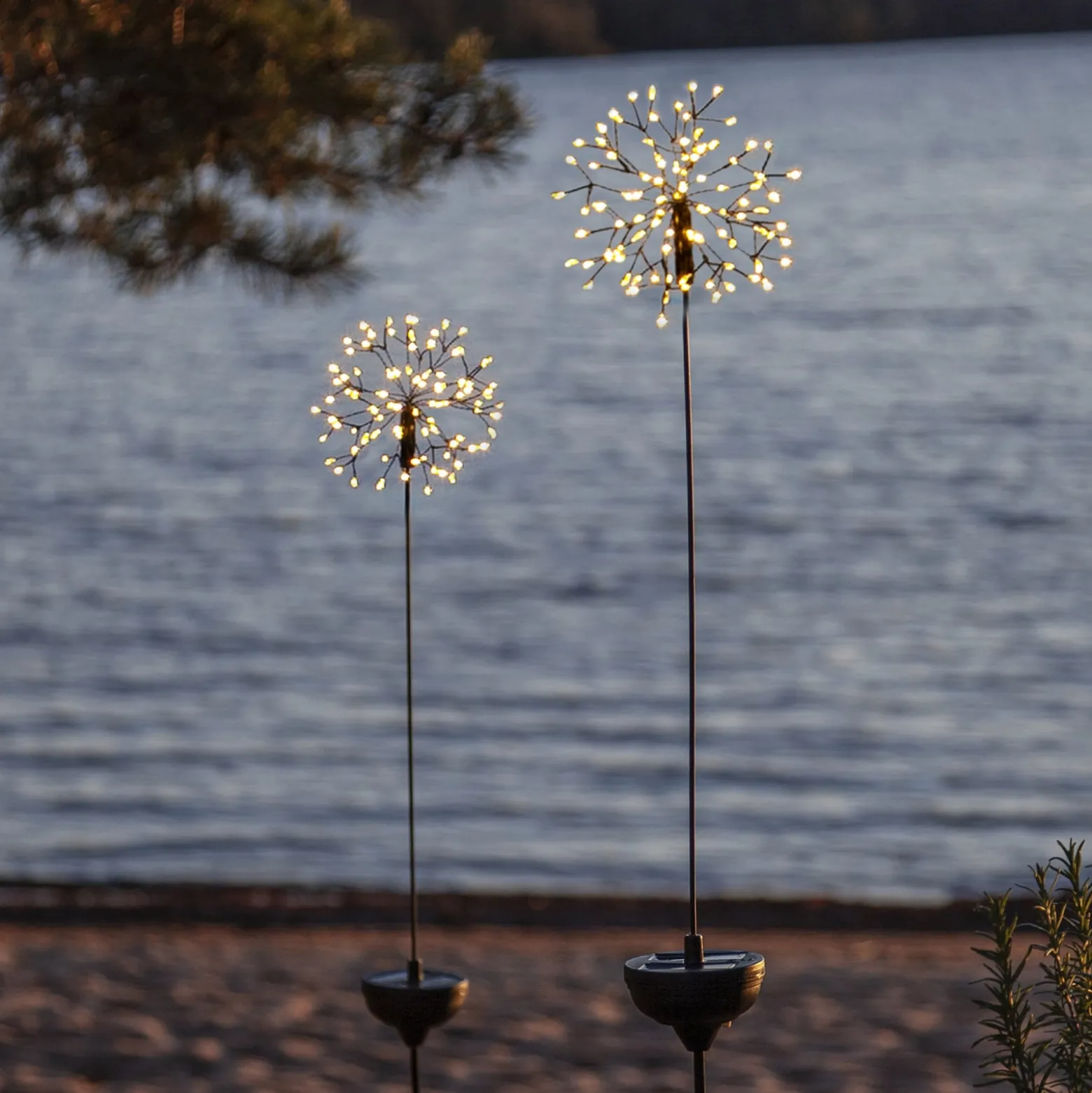 LED-Solarleuchte Firework mit Erdspieß, 85 cm