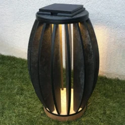 LED-Solarleuchte Pastek aus Teak-Holz mit Sensor