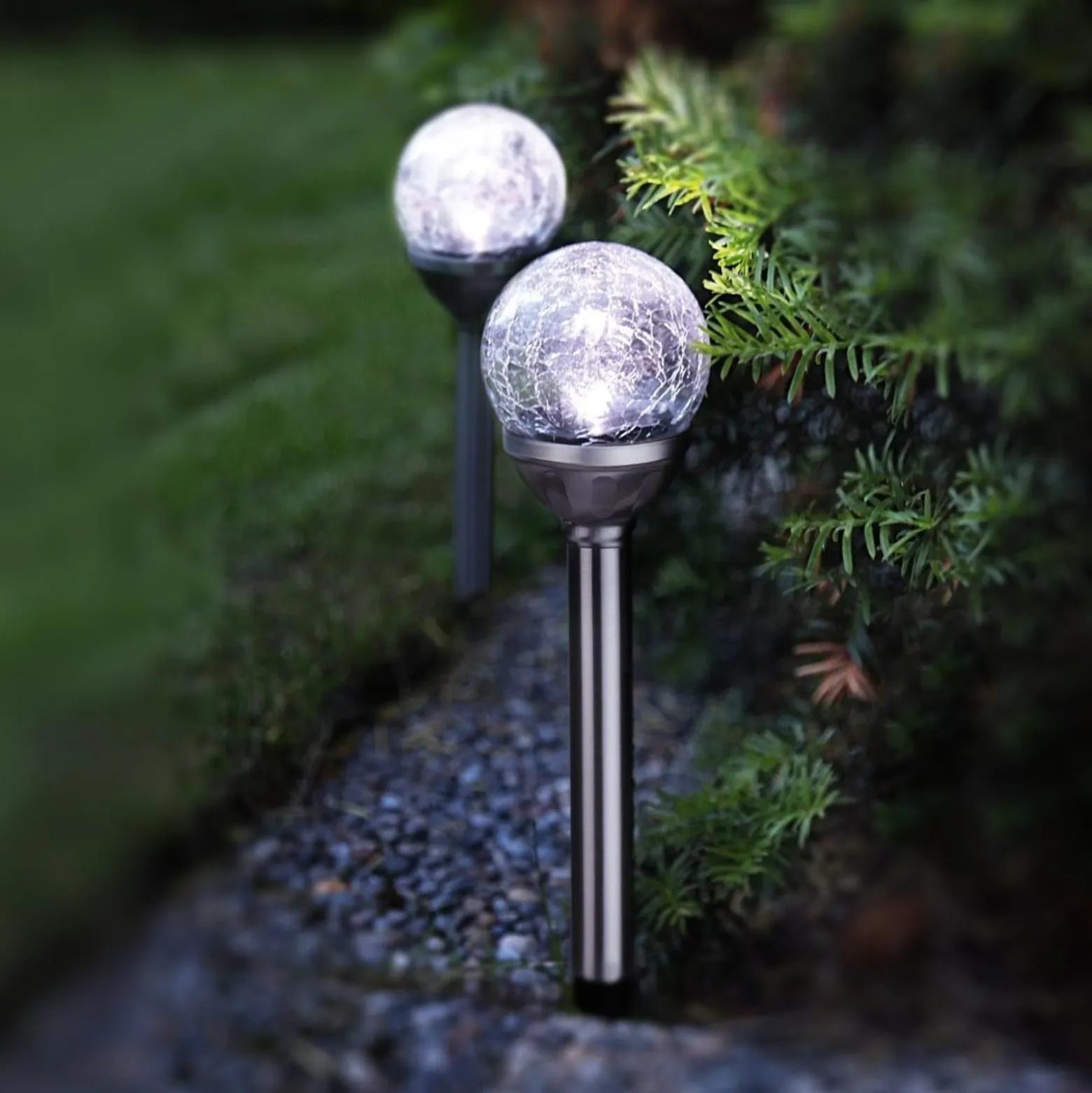 LED-Solarstäbe mit Kugeln 2-er Set