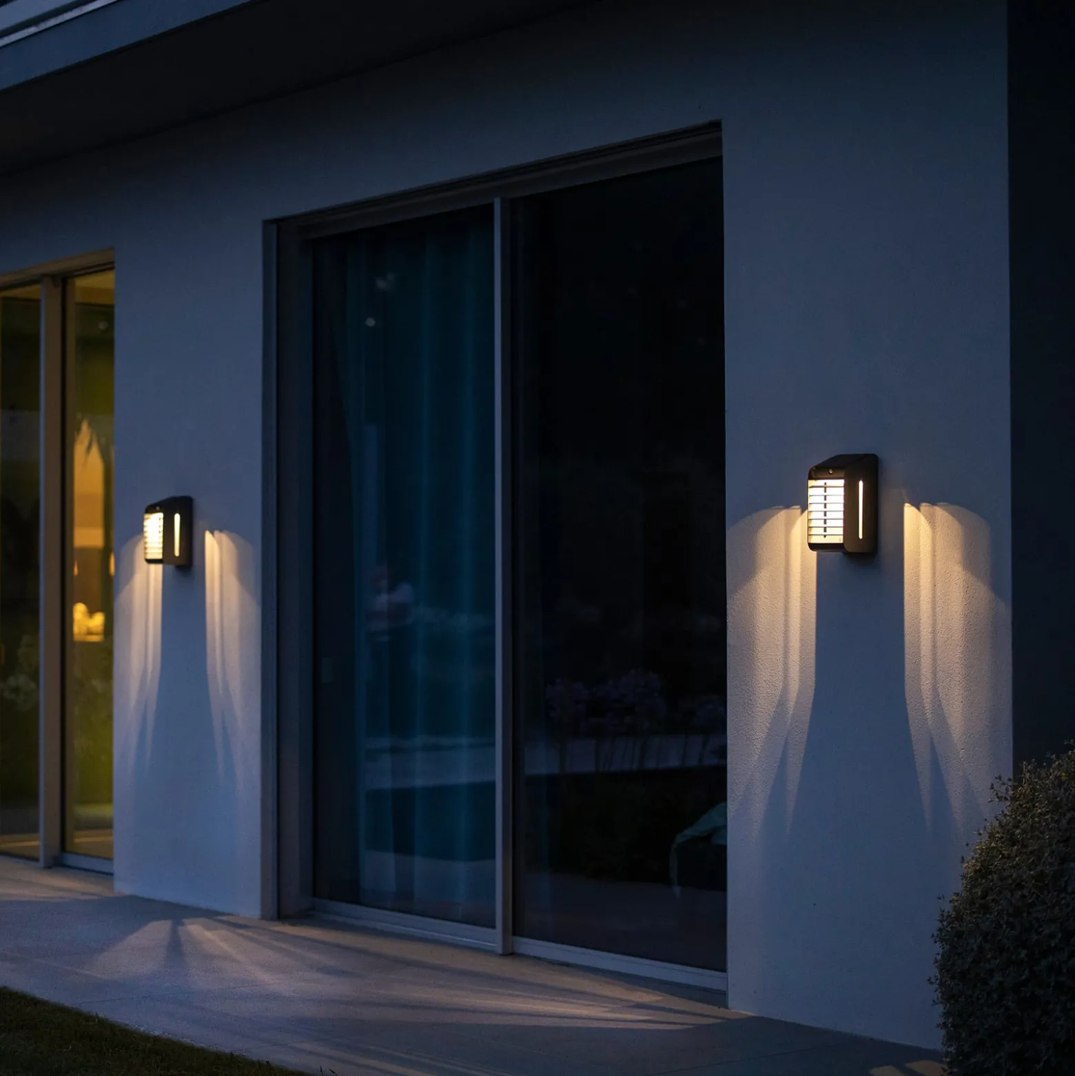 LED-Solarwandleuchte Corner mit Sensor, grau