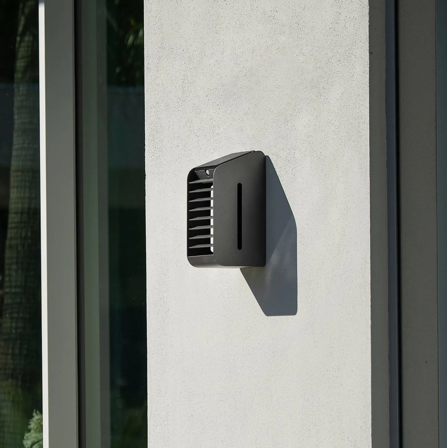 LED-Solarwandleuchte Corner mit Sensor, grau