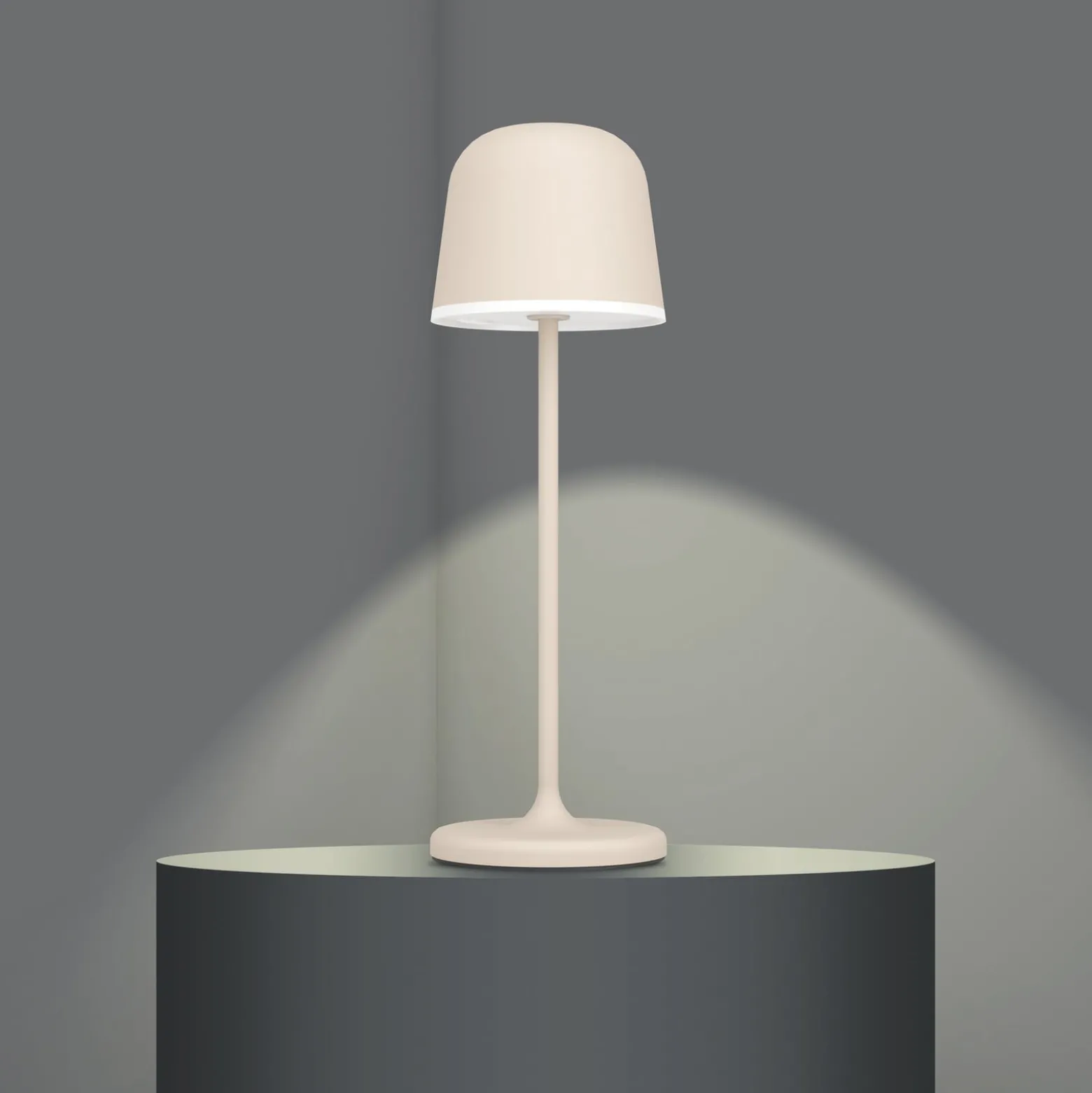 LED-Tischleuchte Mannera mit Akku, sand
