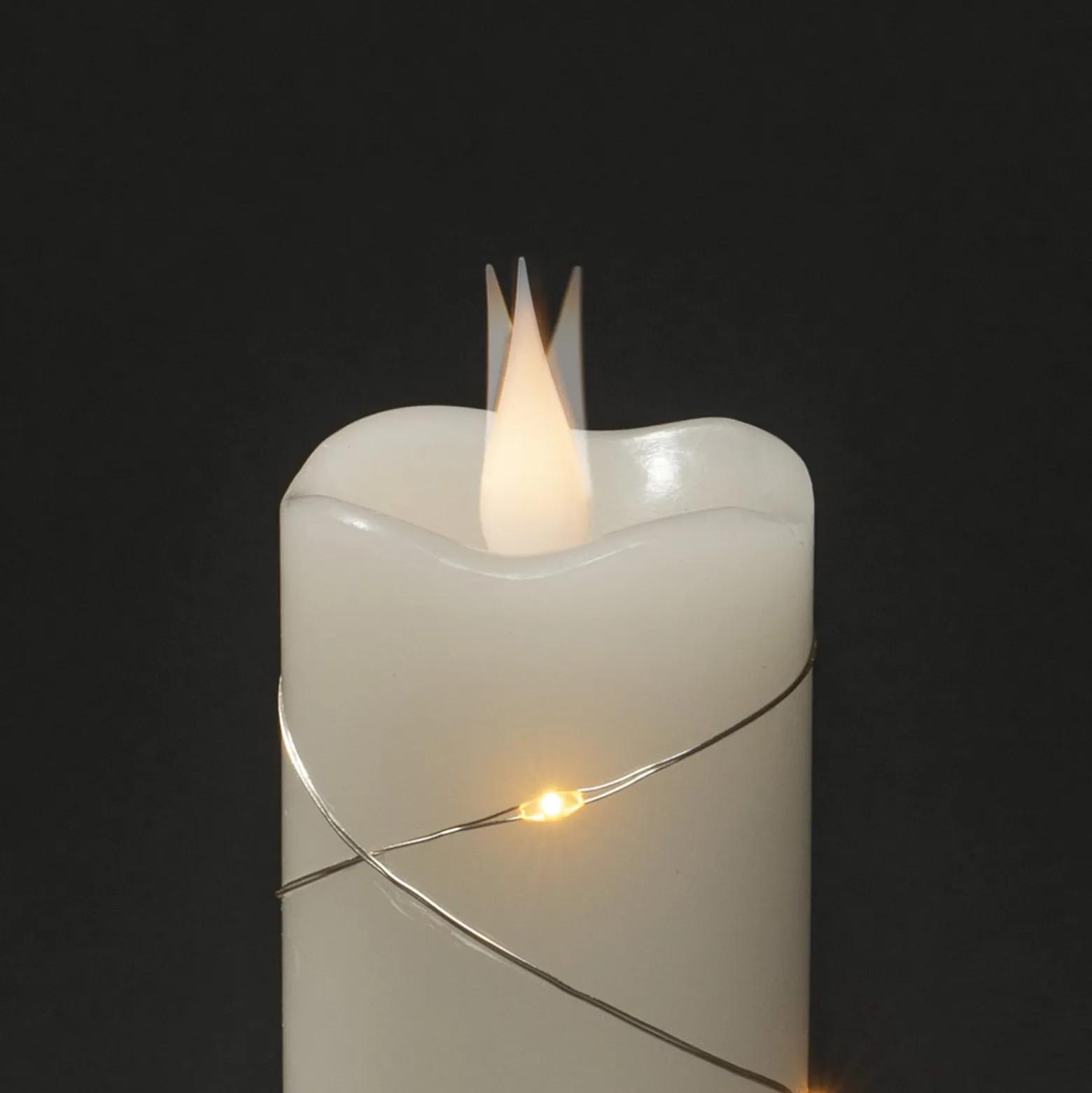 LED-Wachskerze creme Lichtfarbe Bernstein 12,7 cm