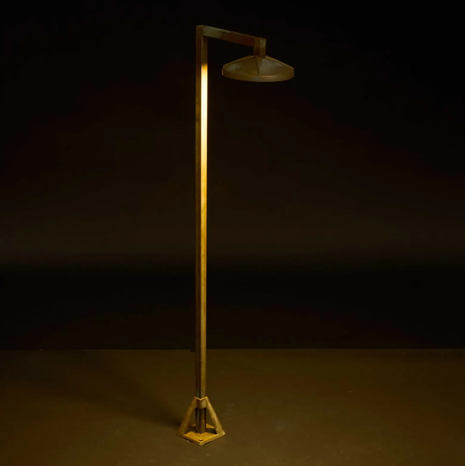 LED-Wegeleuchte Aura Disk, 80 cm x 19,5 cm, messing antik