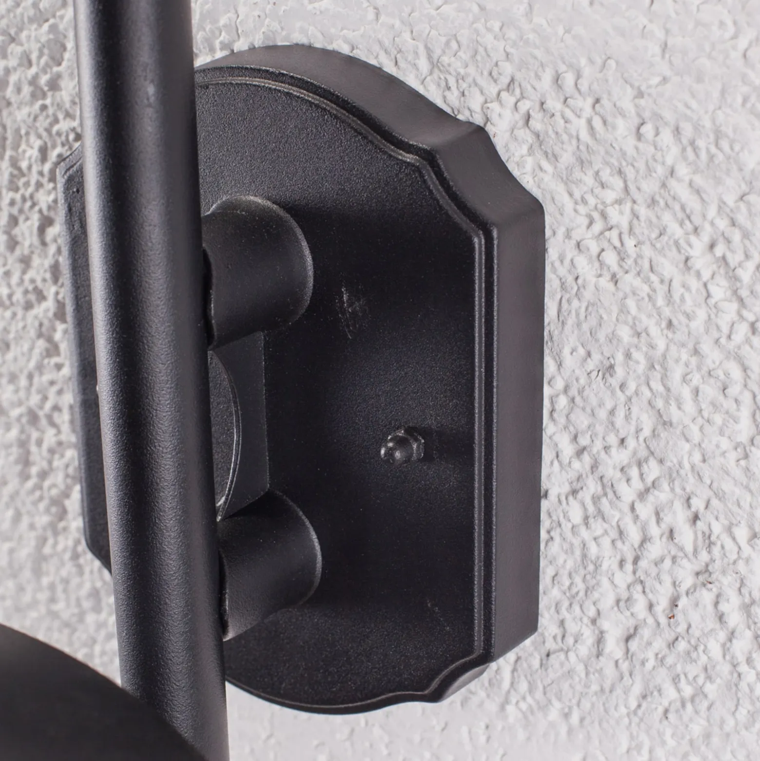 Lindby Außenwandleuchte Daphne, schwarz, Sensor, Metall, E27