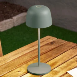 Lindby LED-Akku-Tischleuchte Arietty, grün, dimmbar, IP65
