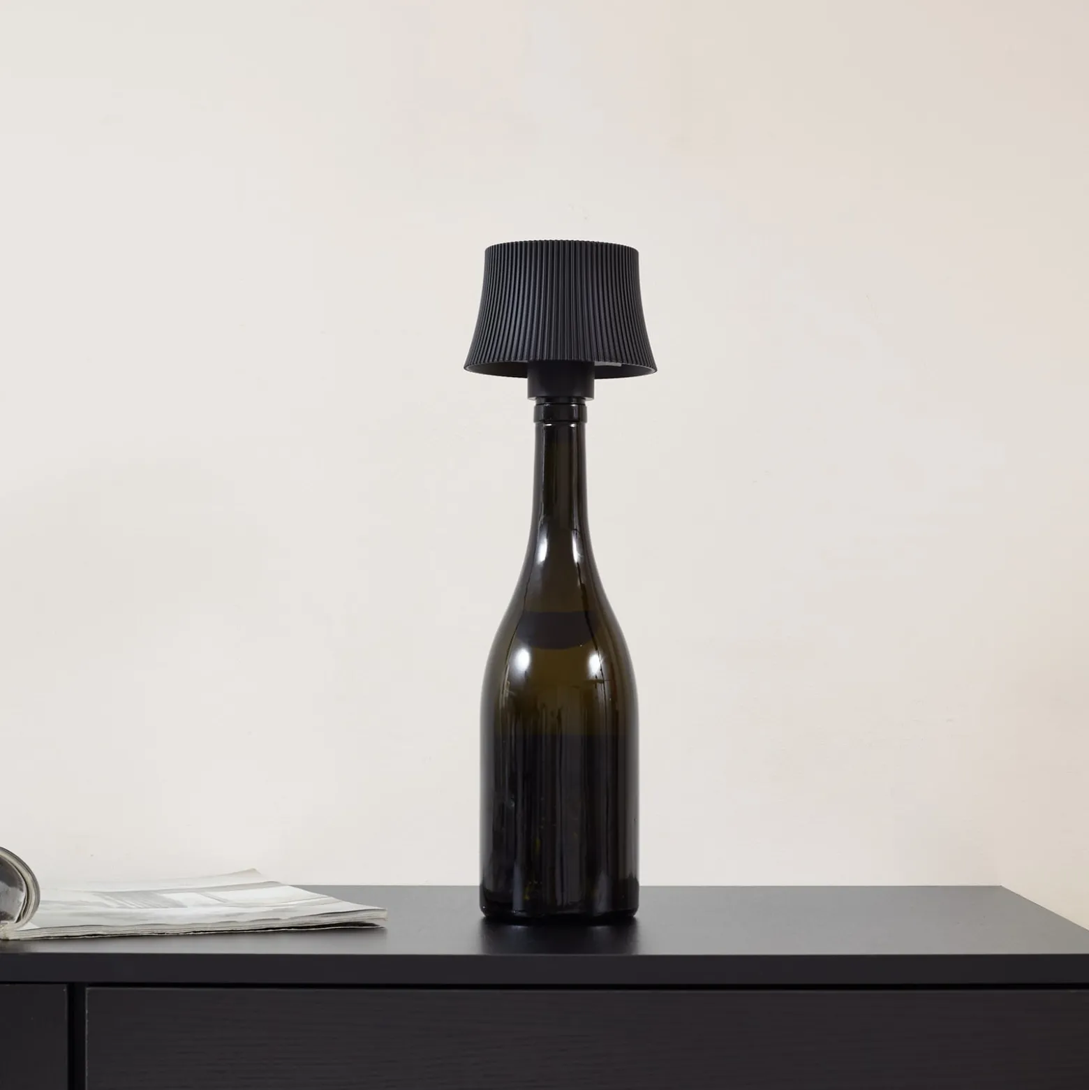 Lindby LED-Akkutischleuchte Linor, schwarz, USB, Touchdimmer