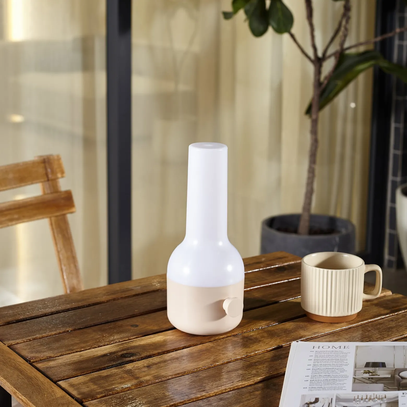 Lindby LED-Akku-Tischleuchte Isaline, beige, dimmbar, IP44