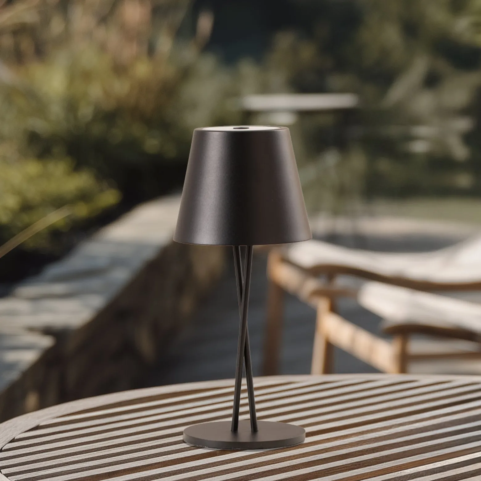Lindby LED-Akkutischleuchte Janea CROSS, schwarz, Metall