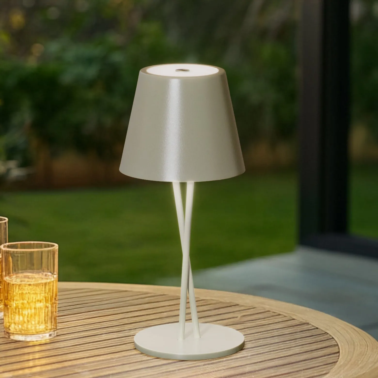 Lindby LED-Akkutischleuchte Janea CROSS, grün, Metall