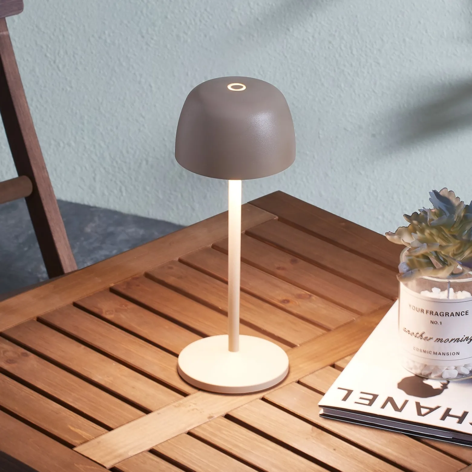 Lindby LED-Akku-Tischleuchte Arietty, beige, dimmbar, IP65