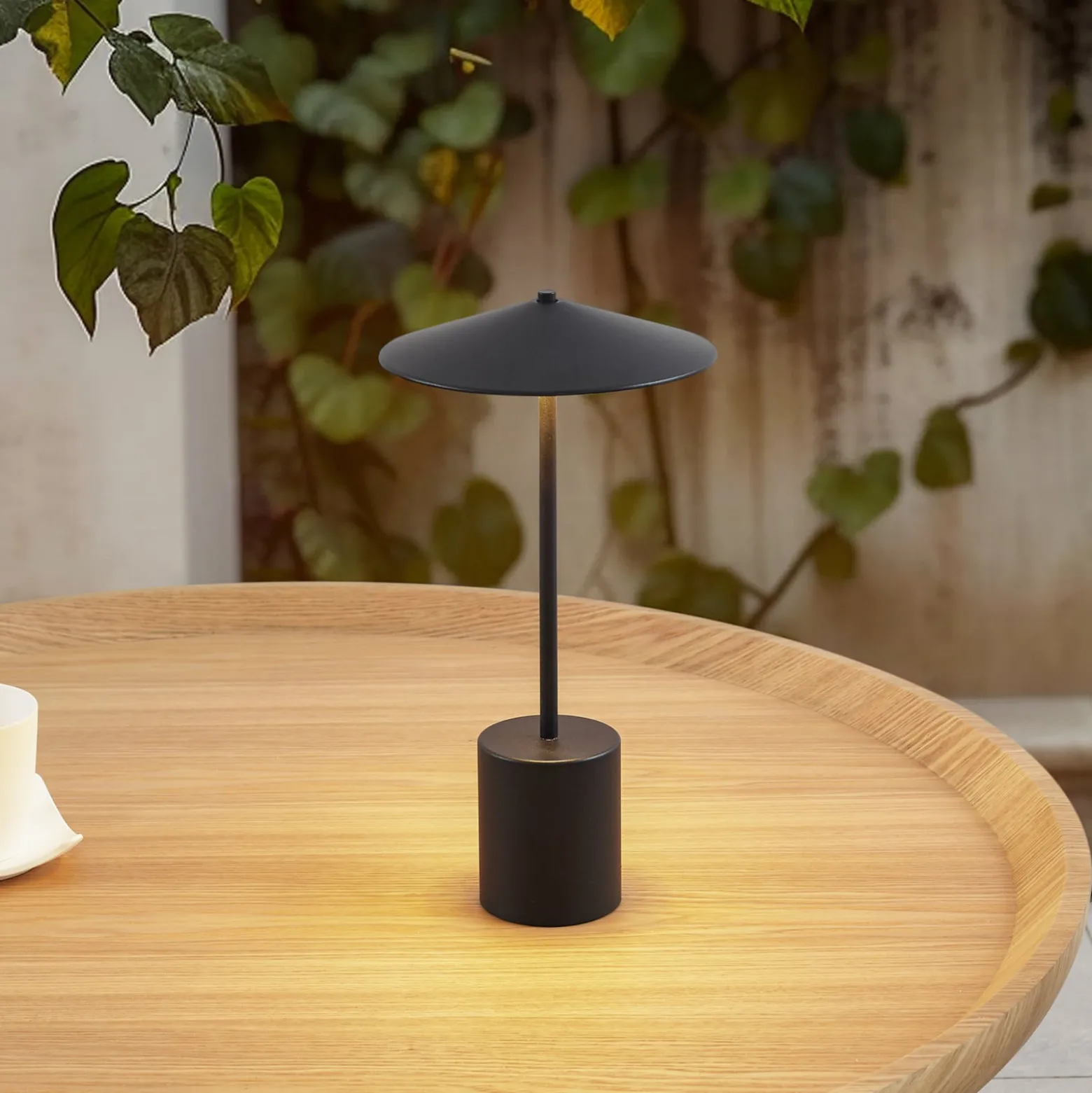 Lindby LED-Akkutischleuchte Ayva, schwarz, Aluminium, IP44