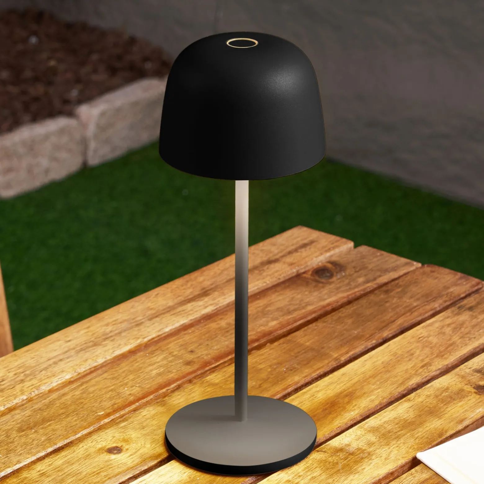Lindby LED-Akku-Tischleuchte Arietty, schwarz, dimmbar, IP65