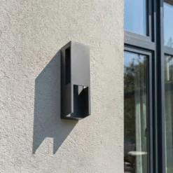 Lindby LED-Außenwandleuchte Enyra, schwarz, 27 cm, IP65