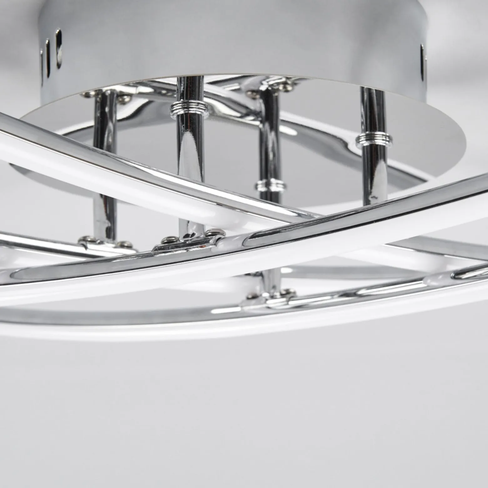 Lindby LED-Deckenlampe Yael, chromfarben, Metall, 67 cm lang