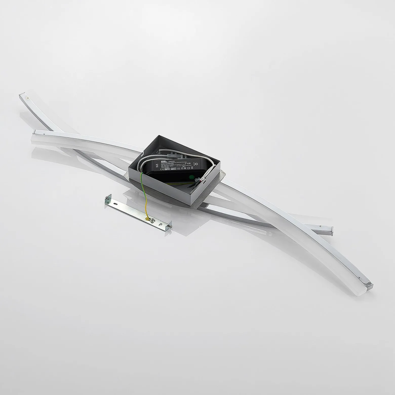 Lindby LED-Deckenleuchte Elarit, chromfarben, 104cm, dimmbar