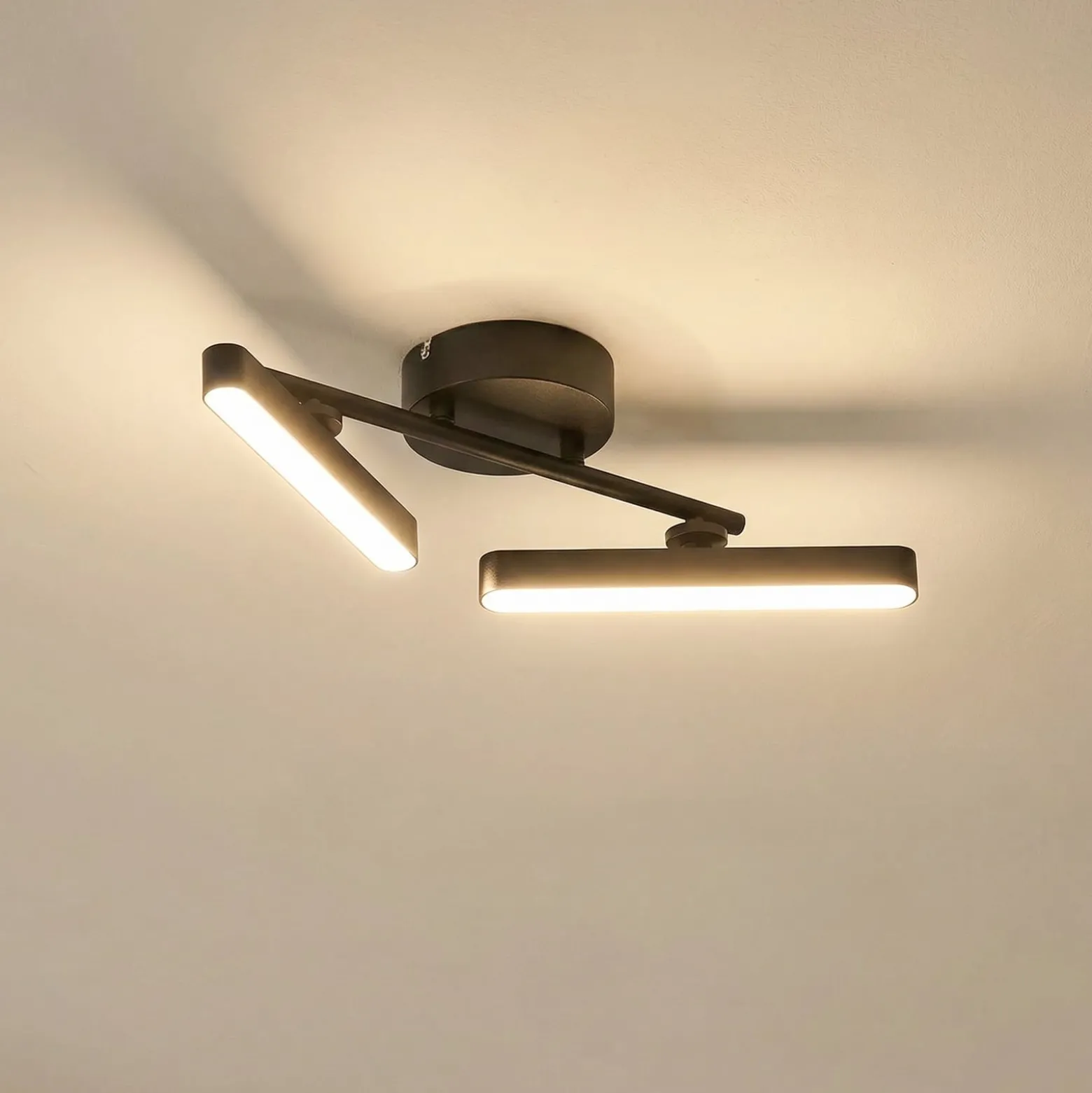 Lindby LED-Deckenleuchte Eldrin, 2-flg., schwarz,Lichtleiste