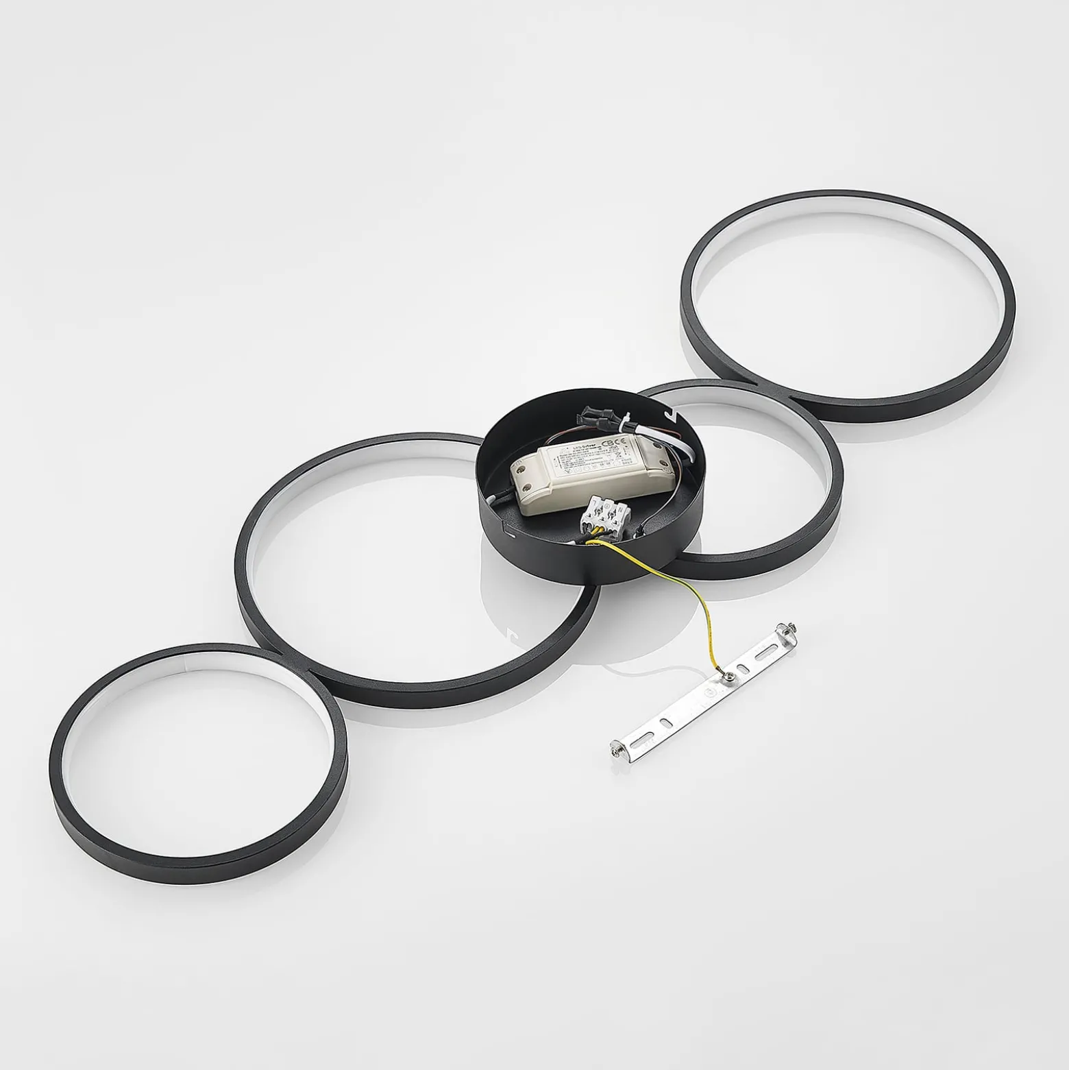Lindby LED-Deckenleuchte Evengeline, schwarz, Alu, 88 cm