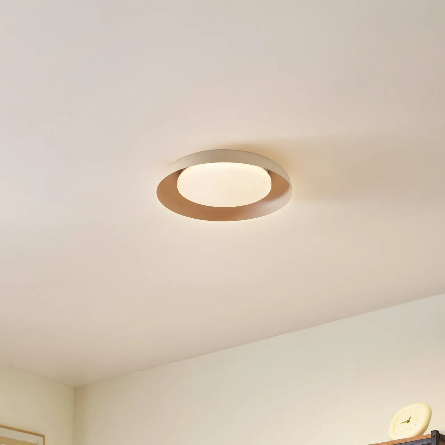 Lindby LED-Deckenleuchte Florie, beige, Metall, Ø 40 cm