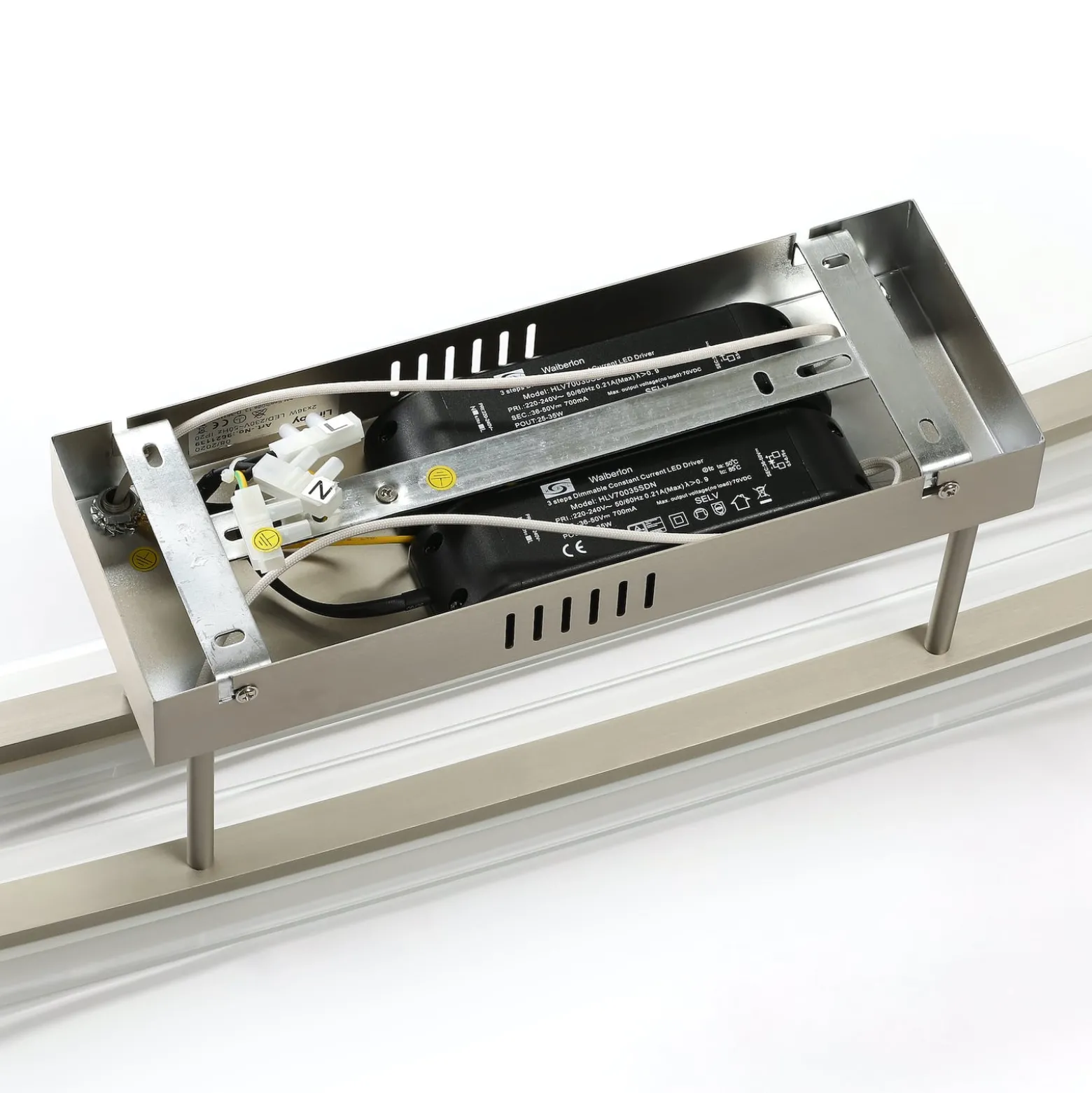 Lindby LED-Deckenleuchte Jarda, Glas, 134 cm lang, dimmbar