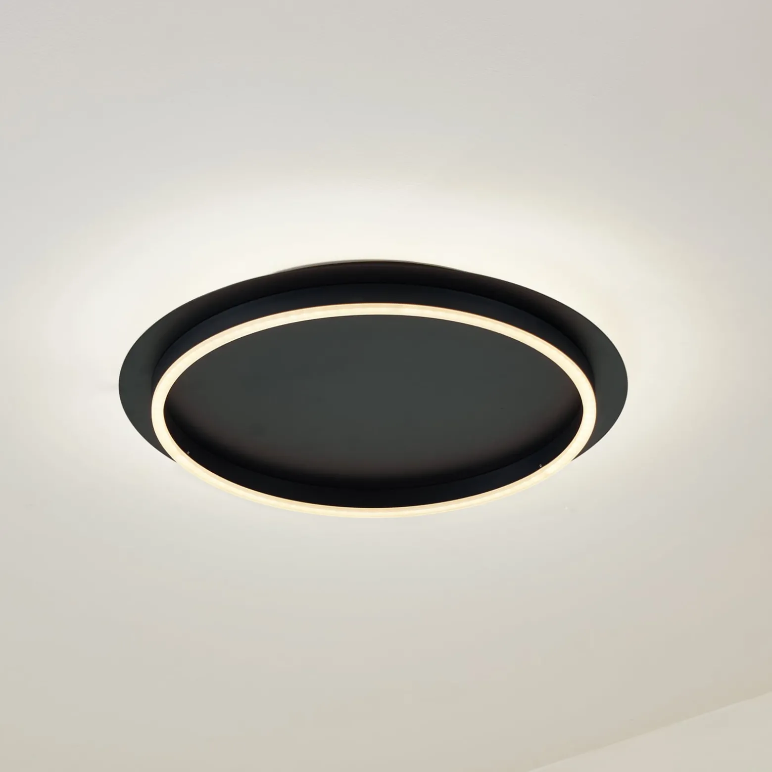 Lindby LED-Deckenleuchte Kunis, schwarz, Kunststoff, Ø 46 cm