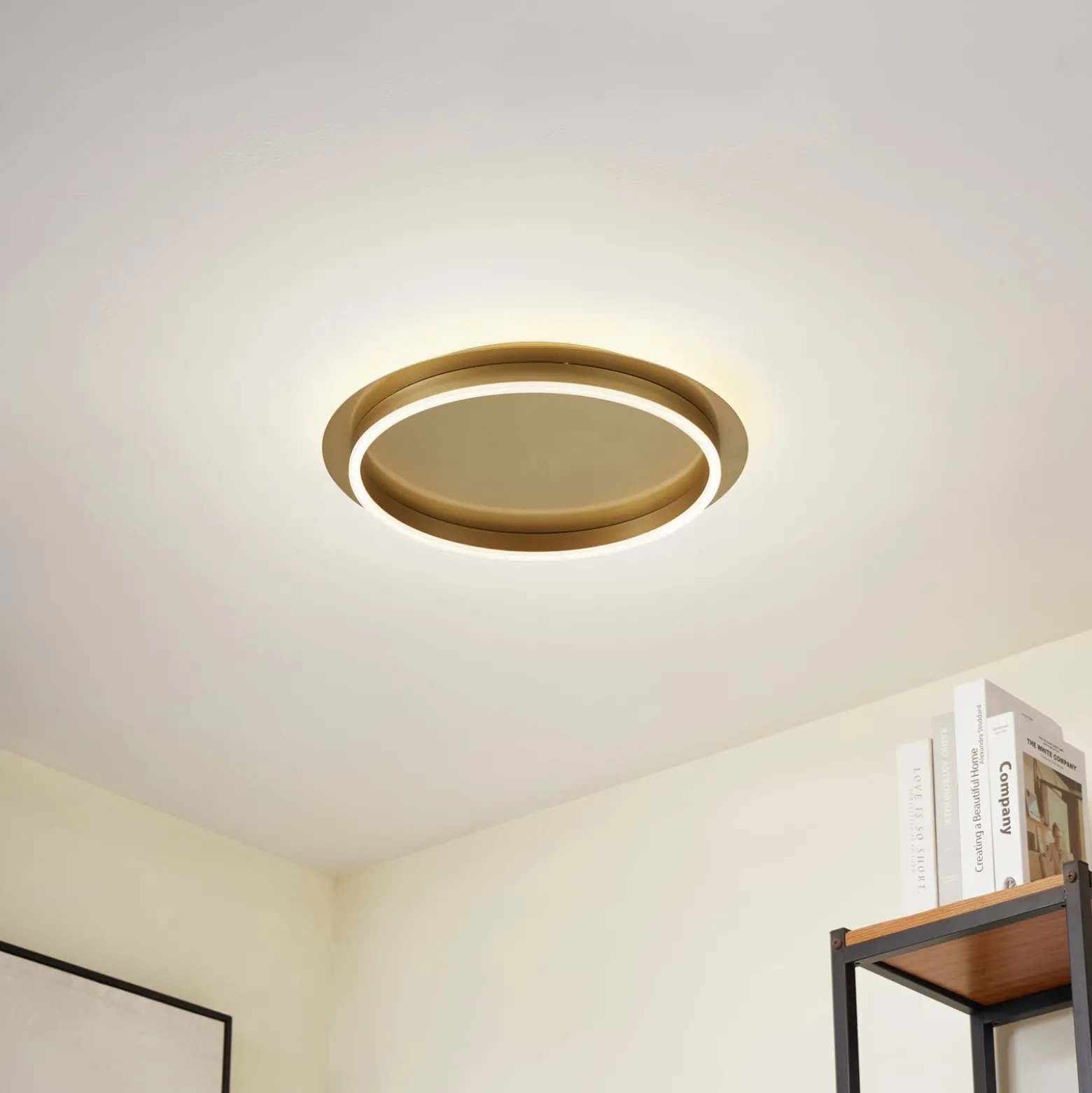 Lindby LED-Deckenleuchte Kunis, gold, Kunststoff, Ø 46cm