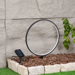 Lindby LED-Solar-Erdspießleuchte Syrene, 45 cm, schwarz, Alu