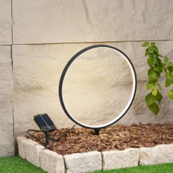 Lindby LED-Solar-Erdspießleuchte Syrene, 45 cm, schwarz, Alu