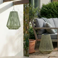 Lindby LED-Solarhängelampe Austas, grün, Ø 32 cm, USB, IP54
