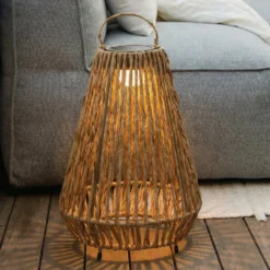 Lindby LED-Solarleuchte Amaria, Rattan, hell, Ø 27 cm