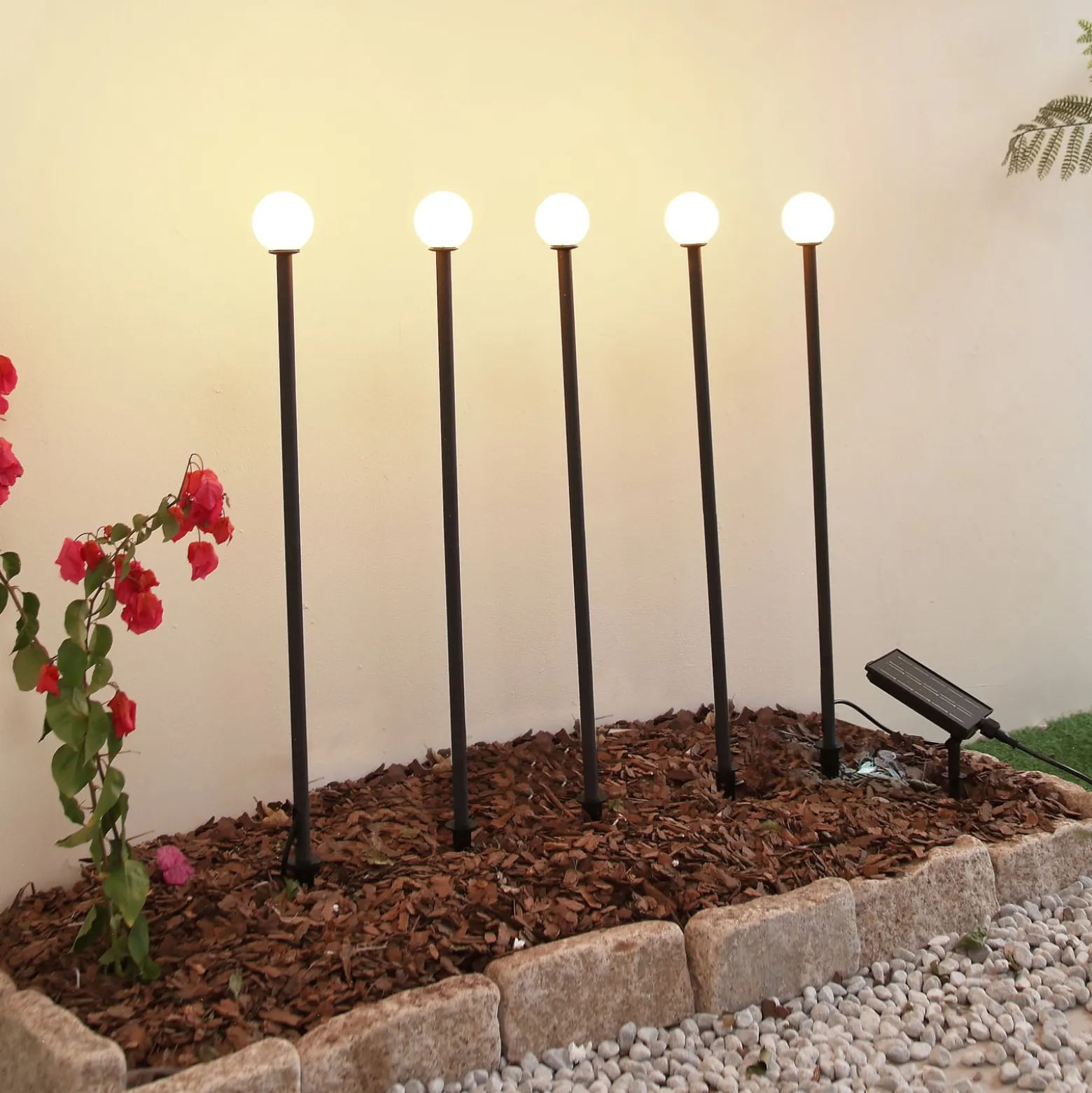 Lindby LED-Solarleuchte Freydis, 5er-Set, schwarz, 2.000 K