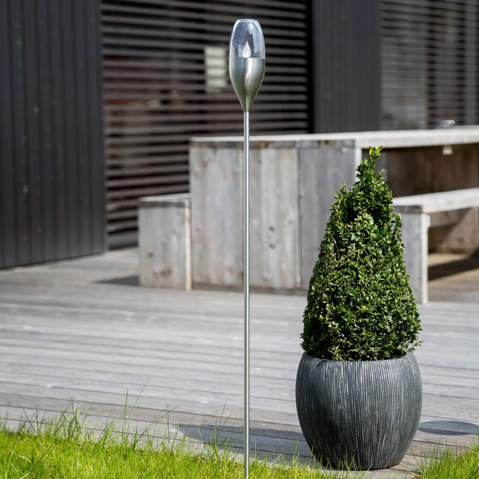 Lindby LED-Solarleuchte Jari, Höhe 122 cm, Edelstahl, klar