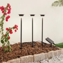 Lindby LED-Solarleuchte Lyris, 3er-Set, schwarz, Alu, 3.000K