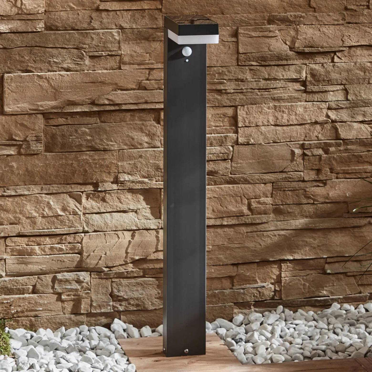 Lindby LED-Solar-Pollerleuchte Chioma, anthrazit, Sensor