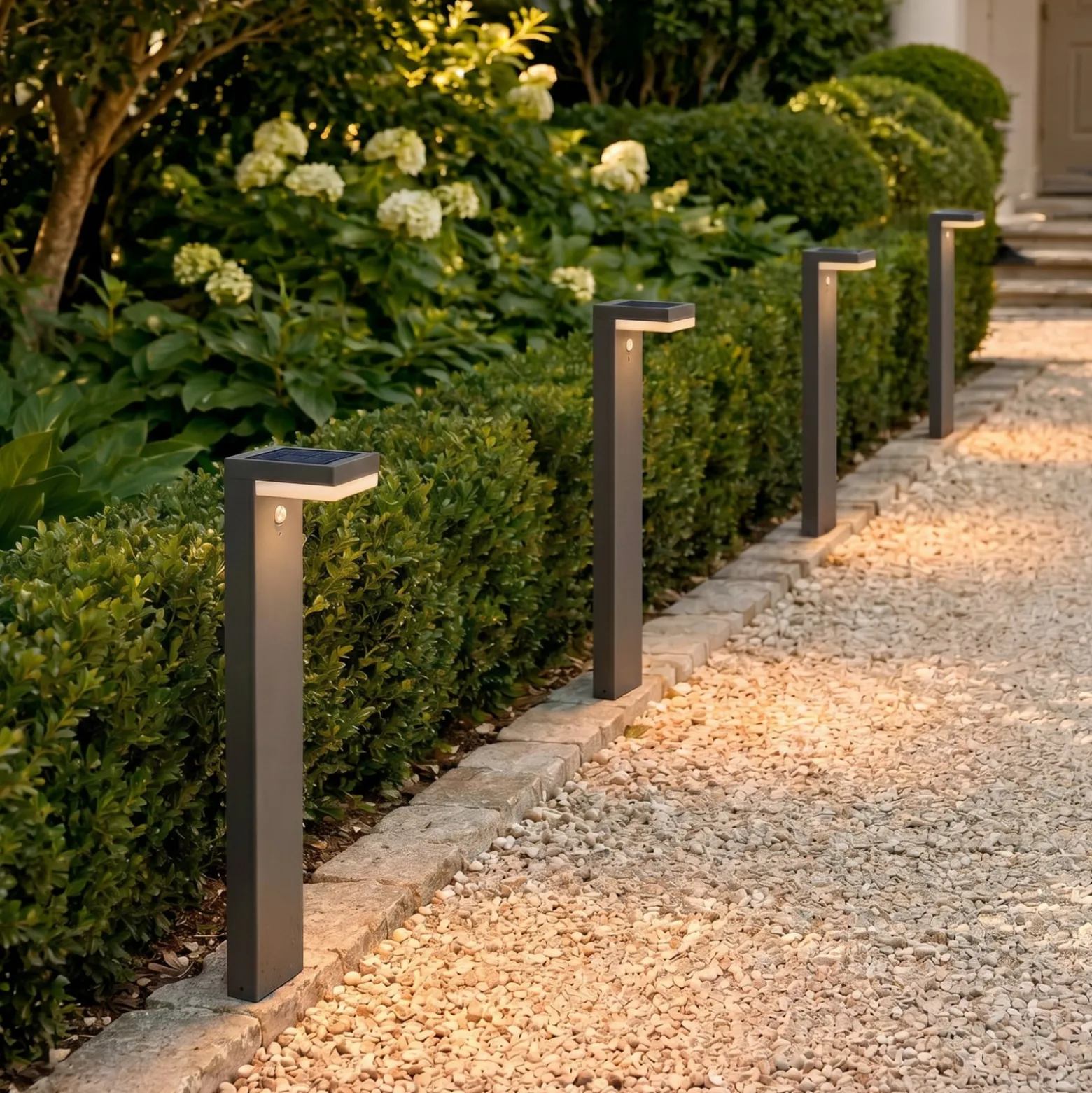 Lindby LED-Solar-Pollerleuchte Chioma, anthrazit, Sensor