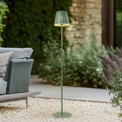 Lindby LED-Solar-Stehleuchte Hilario, grün, Eisen, Akku