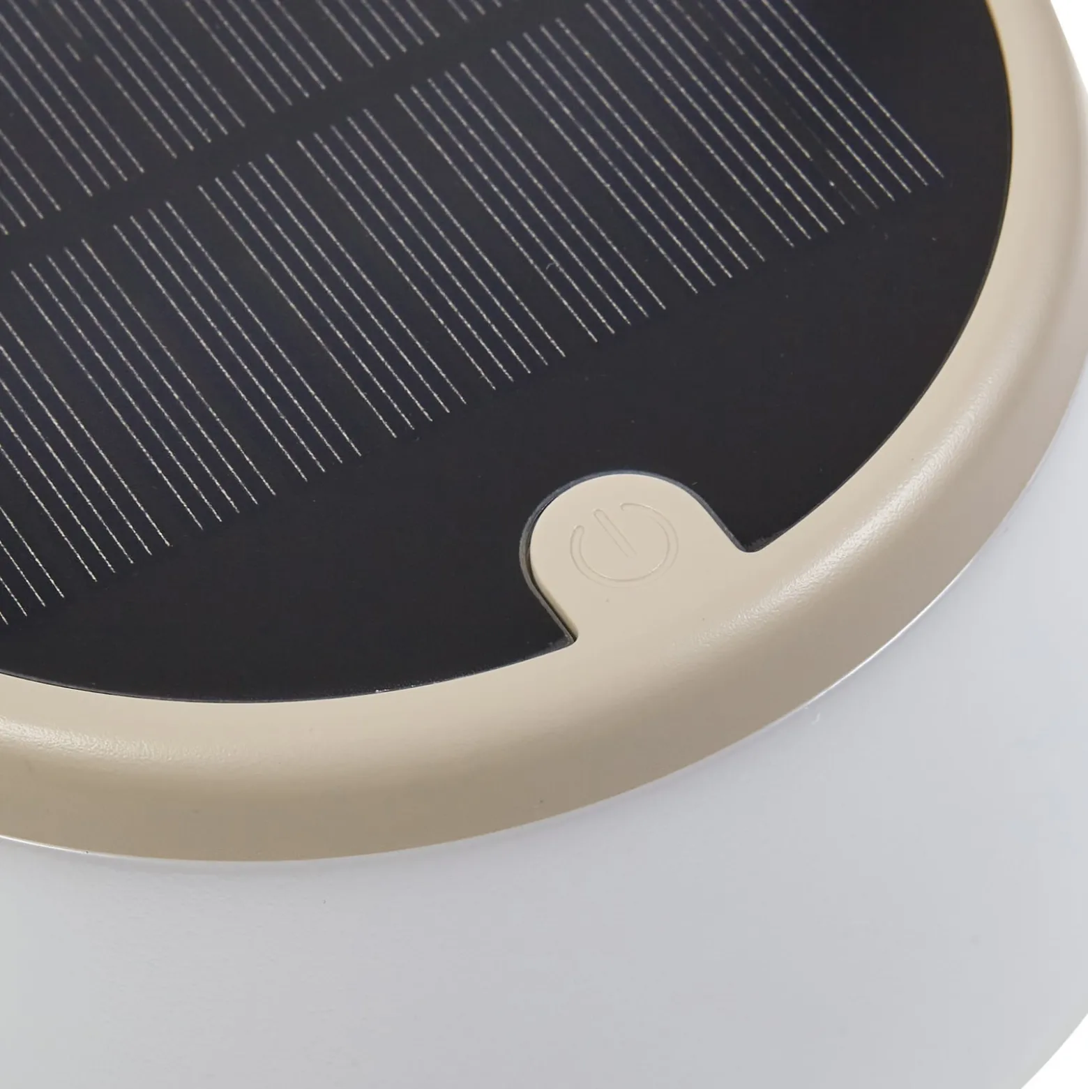 Lindby LED-Solar-Tischleuchte Mikkel, beige, dimmbar, 7 cm