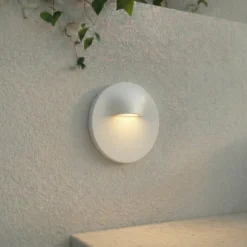 Lindby LED-Wandeinbaulampe Alune, weiß, rund, Ø 8 cm, IP65