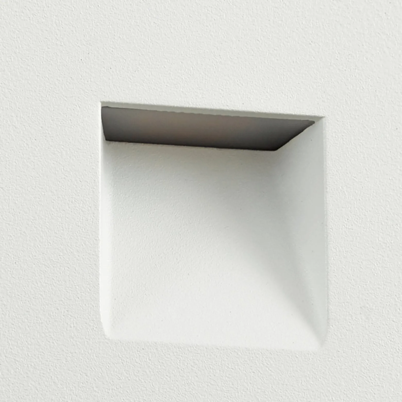 Lindby LED-Wandeinbaulampe Alune, weiß, eckig, 8x8cm, IP65