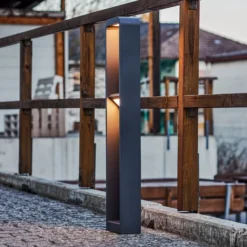 Lindby LED-Wegeleuchte Darko, 100cm, grau, Metall, IP54