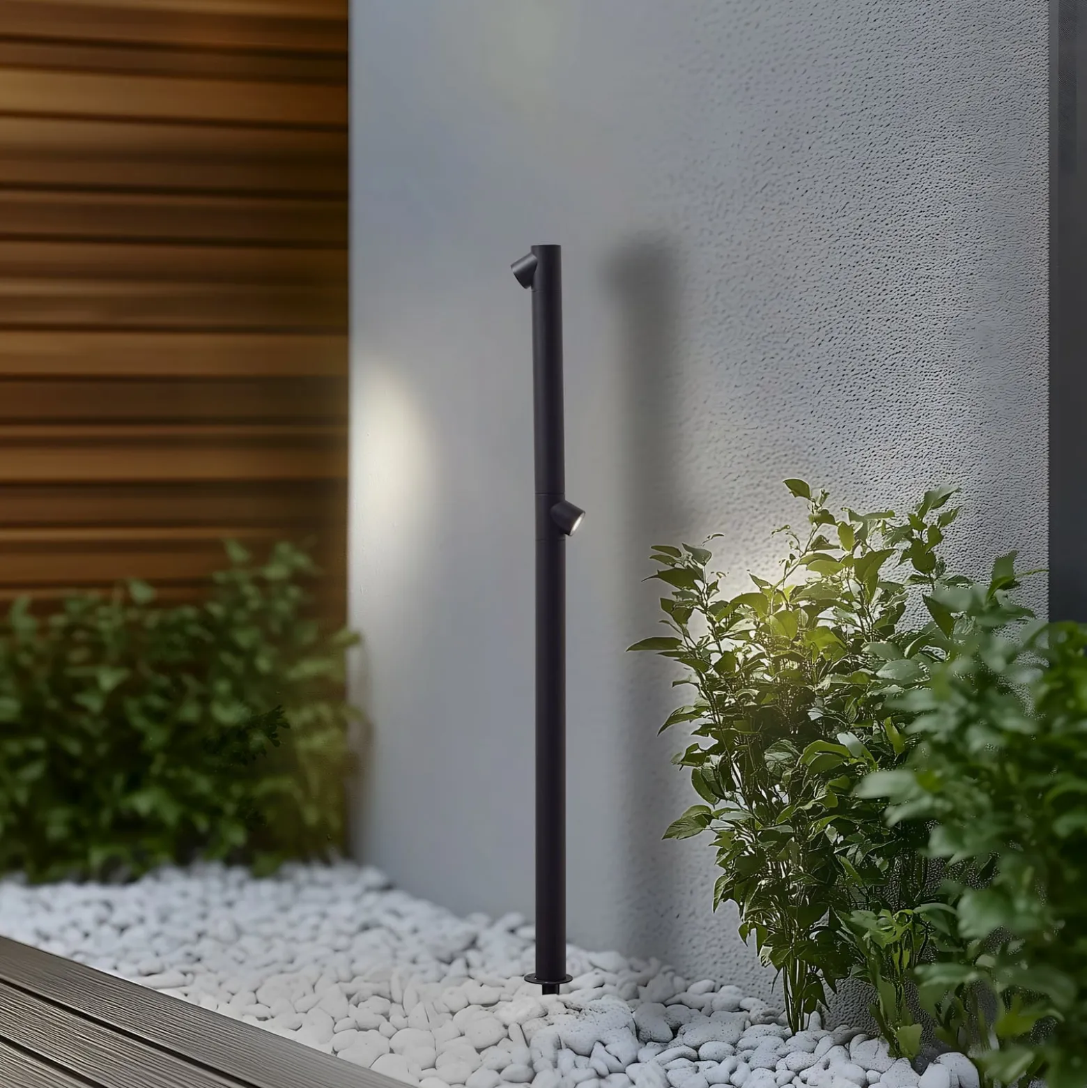 Lindby LED-Wegeleuchte Luzian, Höhe 120cm, schwarz, Erdspieß