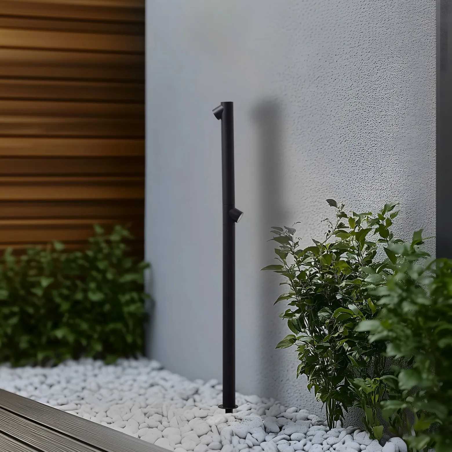 Lindby LED-Wegeleuchte Luzian, Höhe 120cm, schwarz, Erdspieß
