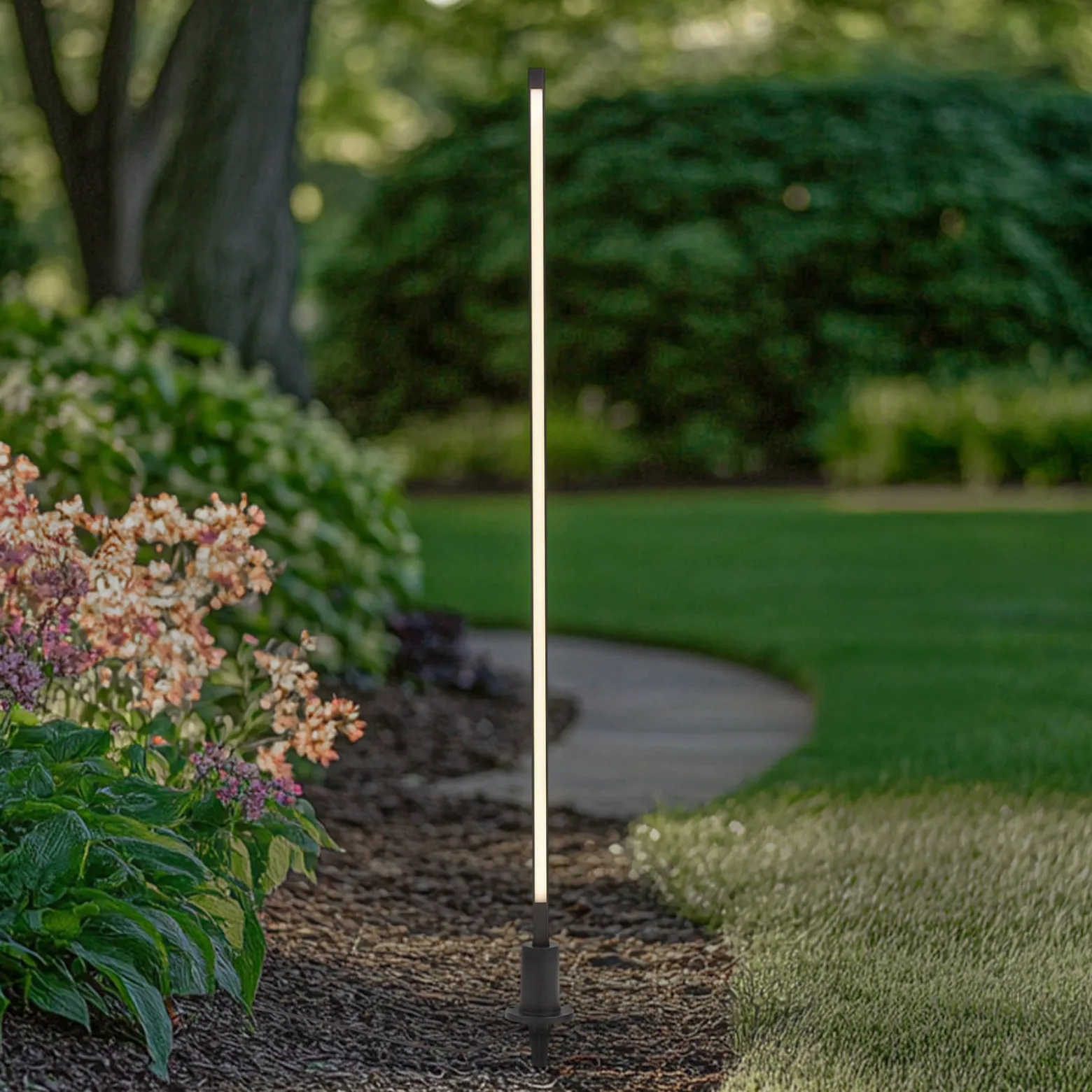 Lindby LED-Wegeleuchte Neano, 120 cm, schwarz, Metall, IP65
